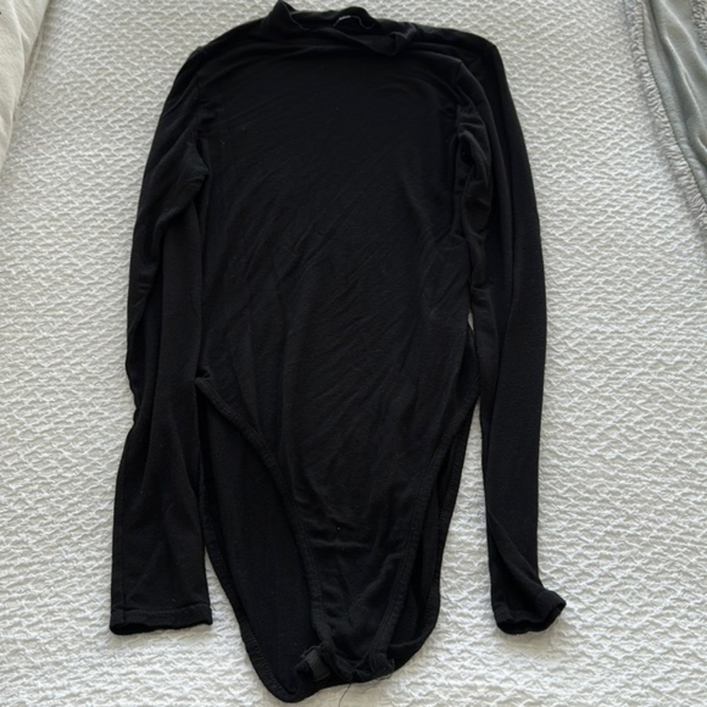 Boohoo black long sleeve bodysuit - size US 6